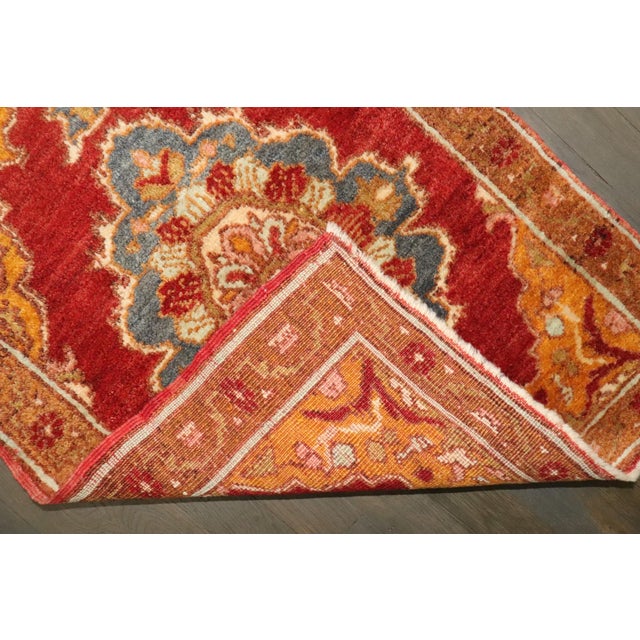 Turkish Bright Turkish Sivas Mini Rug no. j4821 For Sale - Image 3 of 4