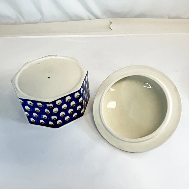 1980s Boho Chic Boleslawiec Polish Pottery Covered Serving Dish, Original Peacock For Sale - Image 9 of 9
