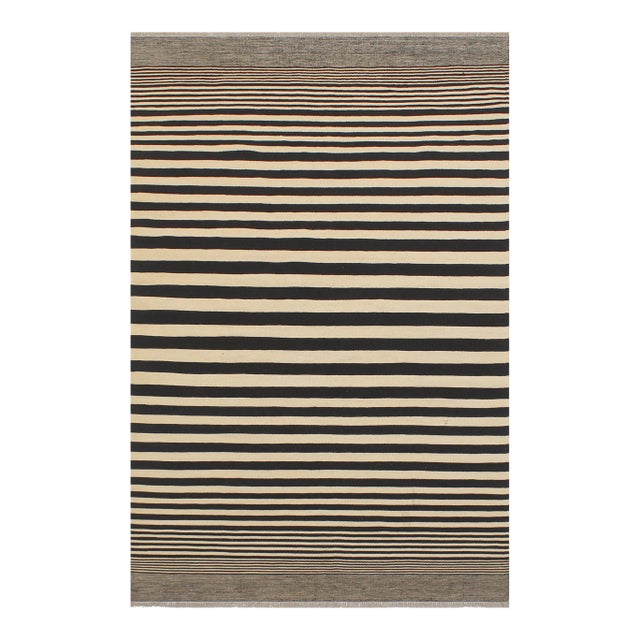 Minimalist Kilim Beige Black Wool Rug - 5'6" X 8'0" For Sale