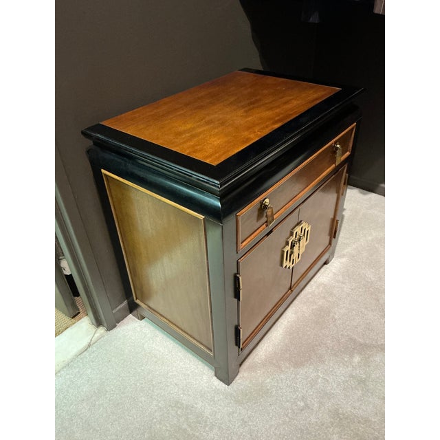 1960s 1960s Century Furniture Chin Hua Asian Chinoiserie Nightstand Designed by Raymond Sobota For Sale - Image 5 of 7