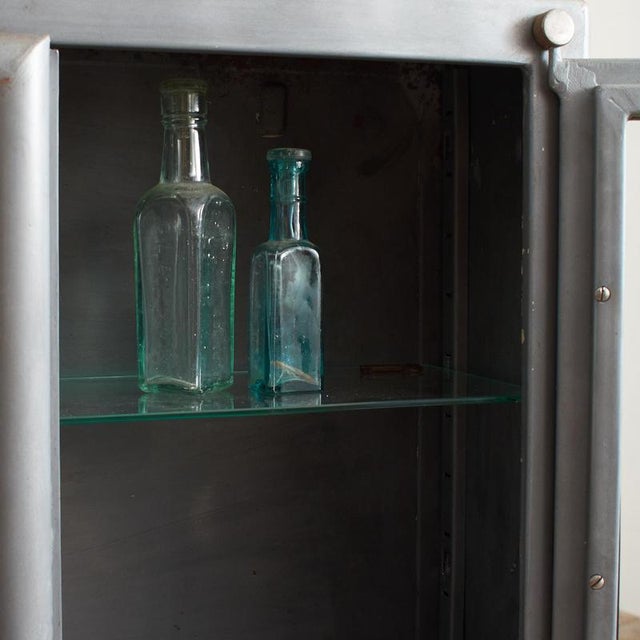 Antique Medical Bathroom Wall Cabinet in Metal, 1940s For Sale - Image 4 of 14