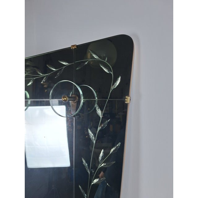 1960s Large Vintage Entrance Mirror in Engraved Glass with Brass and Molar Glass, 1960s For Sale - Image 5 of 10