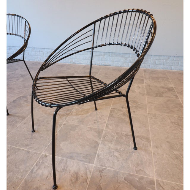 Pair of Mid-Century Modern Wrought Iron Hoop Lounge Chairs, C. 1950s–1960s For Sale - Image 4 of 13