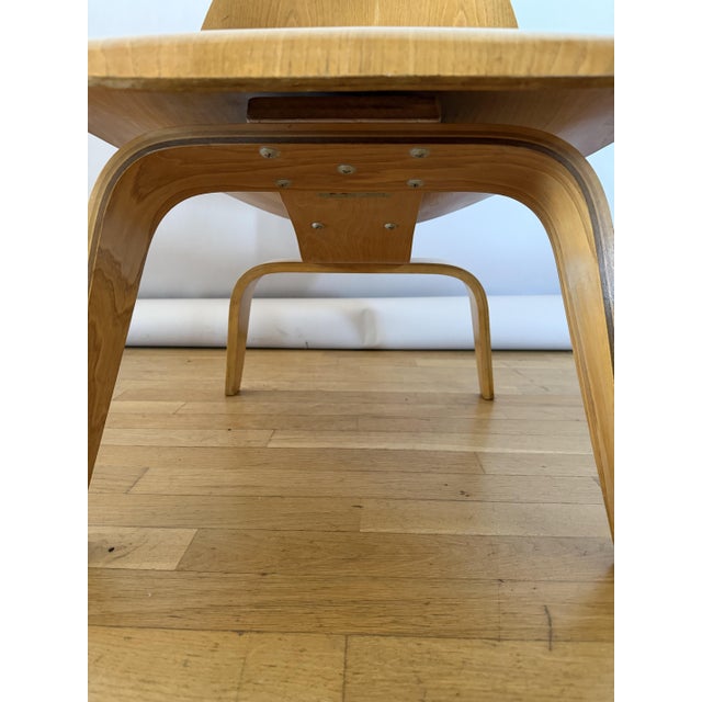 Wood LCW Chair by Charles & Ray Eames for Herman Miller Evans, 1940s For Sale - Image 7 of 9