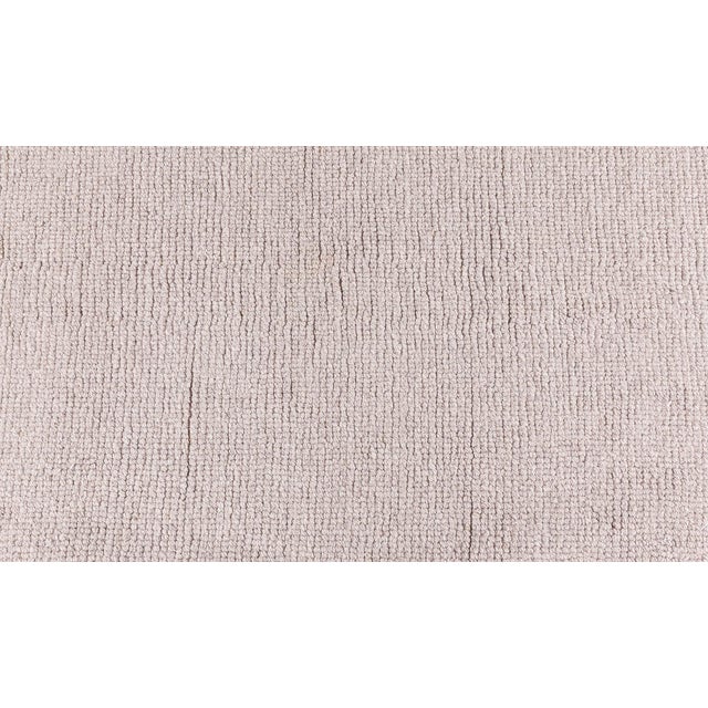 Contemporary Flatweave Solid Light Beige Carpet "Mojave" by Doris Leslie Blau For Sale - Image 4 of 7