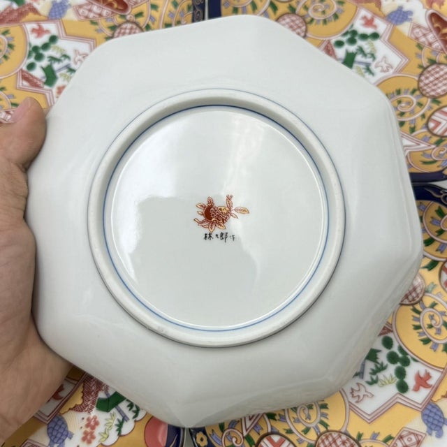 Yellow Japanese Hayashi Kuro Gold-Painted Imari-Style Dinner Plates – Set of 5 For Sale - Image 8 of 8