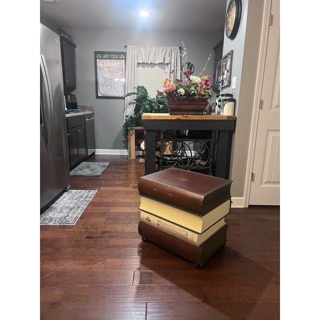 Animal Skin Late 20th Century European Style Vintage 1996 Trompe l'Oeil Stacked Book Chairside Table by Tec Inc. For Sale - Image 7 of 8