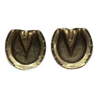 1950’s Pair Small Brass Horseshoe With Hoof Ashtrays- a Pair For Sale