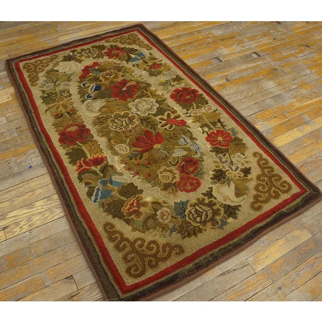 19th Century American Hooked Rug ( 3'3'' x 5' - 99 x 152 ) Antique Floral Medallion Wool & Cotton Hooked – Loop Pile Ivory...