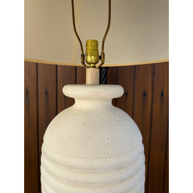 Vintage 1980s Postmodern White 1980s White Plaster Textured Ribbed Floor Lamp With Original Lamp Shade For Sale - Image 11 of 12