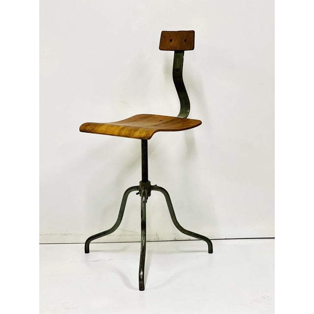 Seat can be adjusted from 40cm to up to 60cm