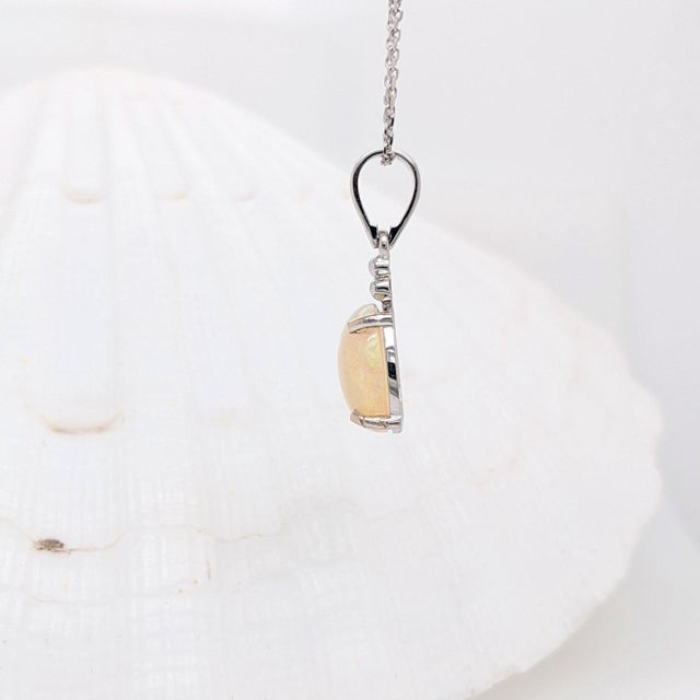 1.7Ct Solitaire Opal Pendant in Solid 14k Gold, Oval Cut 10x8mm For Sale In Columbus - Image 6 of 9
