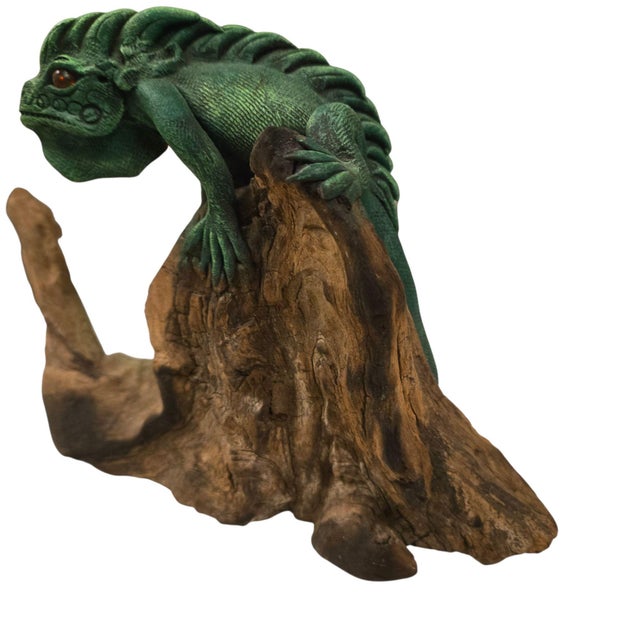 Green Iguana Lizard Sculpture Wood Hand Sculpted Reptile Home Decor Collectible For Sale - Image 16 of 18