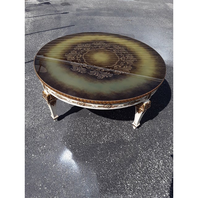 19th Century Round French Hand Painted Gilt Coffee Table with Glass Top For Sale - Image 12 of 13