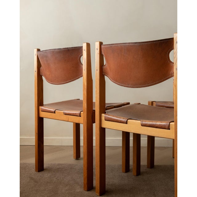 Brutalist Elm and Leather Dining Chairs from Maison Regain, 1970s, Set of 4 For Sale - Image 4 of 16