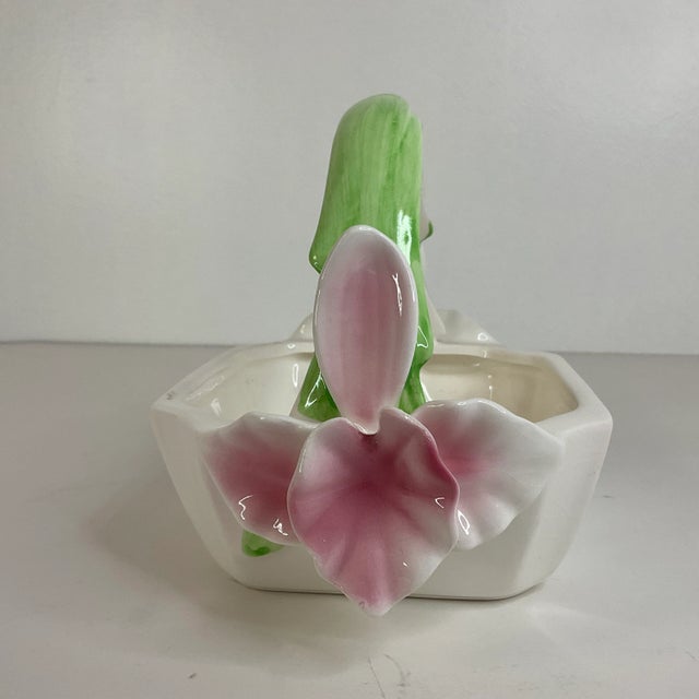 1980s Hollywood Regency Trompe L’Oeil Lily Sauce Serving Dish. For Sale - Image 6 of 8