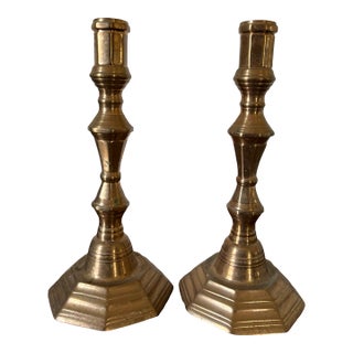 Pair of English Polished Brass Candlesticks, 19th Century For Sale