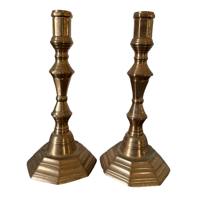 Pair of English Polished Brass Candlesticks, 19th Century For Sale