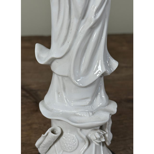 Mid 20th Century Vintage Japanese Blanc De Chine Porcelain Guanyin Table Lamp For Sale - Image 5 of 7