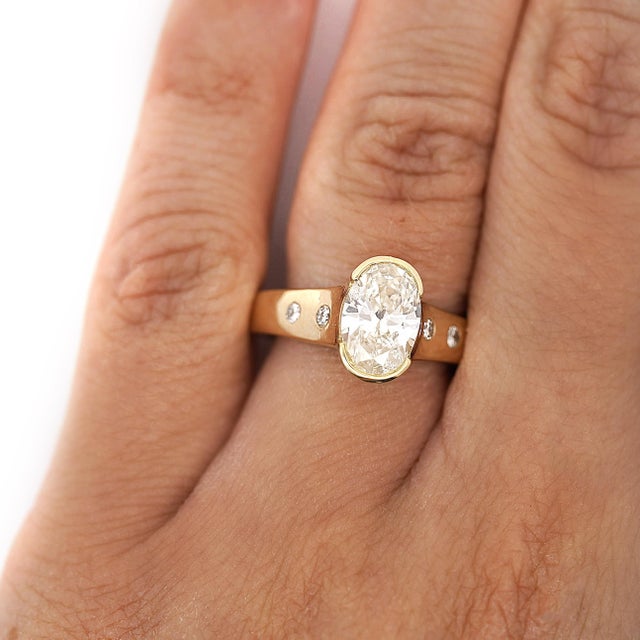 Contemporary 1.70 Carat J/I1 Oval Diamond and Floating Diamond Shank Engagement Ring, Size 7.25 For Sale - Image 3 of 8