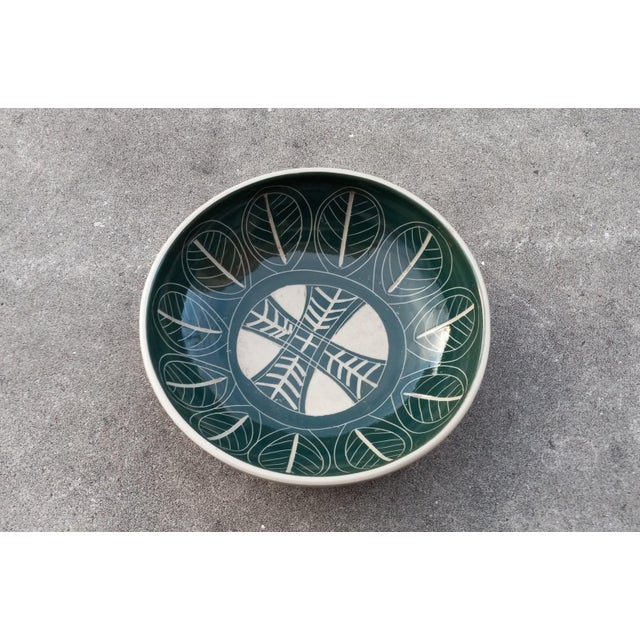 1950s Faience Art Ceramic Bowl Arabia Finland Siena Sgraffito MCM For Sale - Image 4 of 18