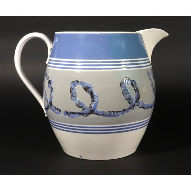 English English Pearlware Mocha Earthworm Jug, Staffordshire or Northern England For Sale - Image 3 of 10