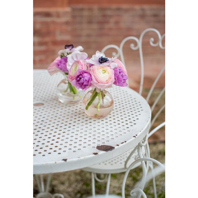 VIETRI Hibiscus Glass White Bud Vase For Sale - Image 10 of 11