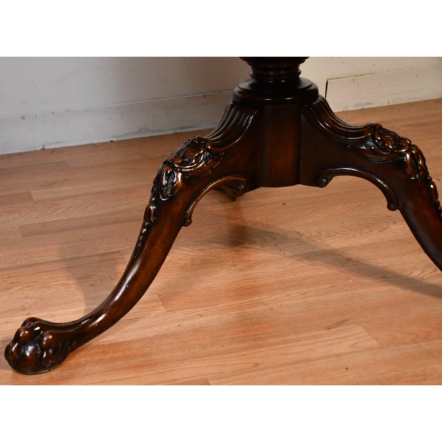 1930s English Chippendale Mahogany & Leather Top Round Center Table / Hall Table For Sale - Image 15 of 16