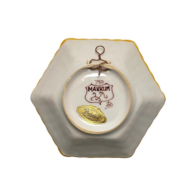 Hand-Painted Tichelaar Makkum Polychrome Hexagonal Dishes, 20th Century, Set of 2 For Sale - Image 10 of 13