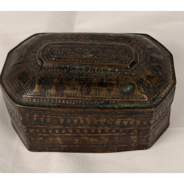 Bronze Antique 19th/Early 20th Century Indian Bronze Betel Nut Paan Box, Incised Decoration For Sale - Image 8 of 8
