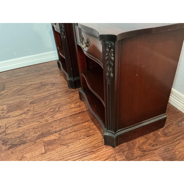 1940s Pair of Mahogany Night Stands For Sale In Dallas - Image 6 of 12