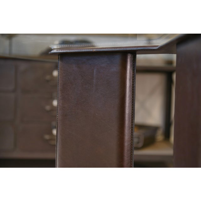Circular Table with Base Covered in Brown Leather by Tito Agnoli for Matteo Grassi, 1970s For Sale - Image 9 of 11