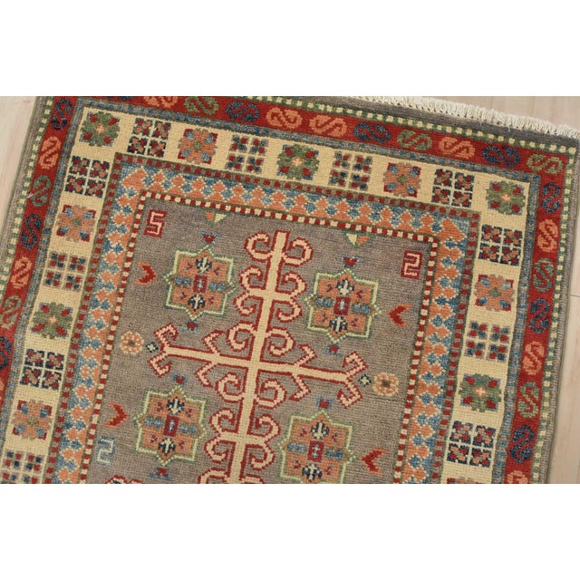 Kazak Runner 2’7” X 9’8” Gray Wool Tribal Hand-Knotted Oriental Rug For Sale In Philadelphia - Image 6 of 13