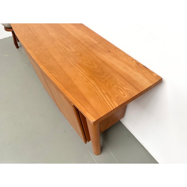 Curved Sideboard in Elm from Maison Regain, 1970 For Sale - Image 10 of 18