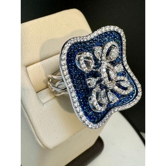 3 Carat Blue Sapphire and 2 Ct Diamond Cocktail Ring in 18 Karat White Gold 6 For Sale - Image 4 of 18