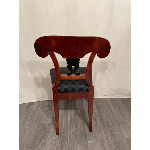 1820 South German Biedermeier Walnut Chair For Sale - Image 4 of 8