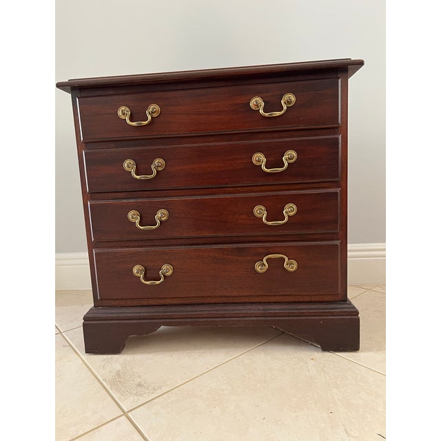 Mid 20th Century Vintage Bachelor Chest Nightstand End Table 4 Chest of Drawers For Sale - Image 5 of 9