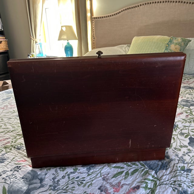 Wood Vintage Queen Bess II Flatware by Oneida Includes Reed Barton Eureka Storage Chest - 88 Piece For Sale - Image 7 of 10