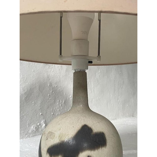 1960s Ceramic Table Lamp by Eigil Hinrichsen, Denmark, 1960s For Sale - Image 5 of 11