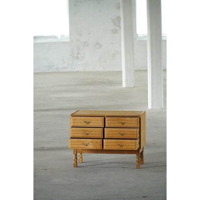 1950s Mid-Century Modern Danish Chest of Drawers in Oak, 1950s For Sale - Image 5 of 15