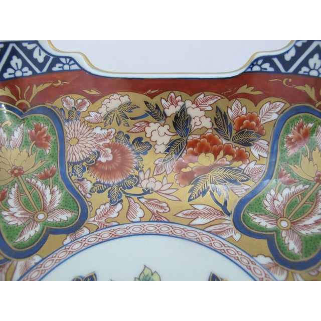Japanese Japanese Arita Porcelain Imari Kisen Kiln Gold Gokunishiki 9 1/2" Lobed Rim Bowl For Sale - Image 3 of 15