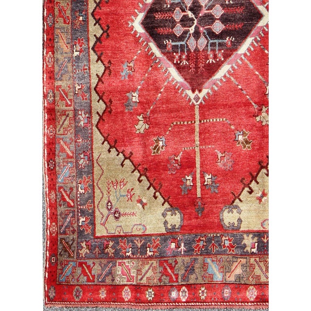 Antique Turkish Oushak Carpet With Saw-Toothed Diamond Medallion 5'8 X 9'9 For Sale - Image 4 of 8