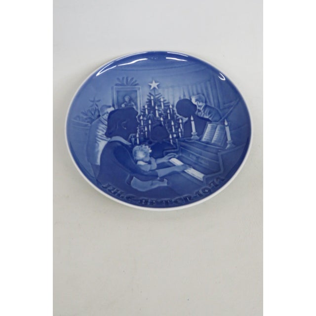 Bing and Grondahl 1971 Christmas at Home Denmark Porcelain Collector Plate 5166b For Sale - Image 11 of 11