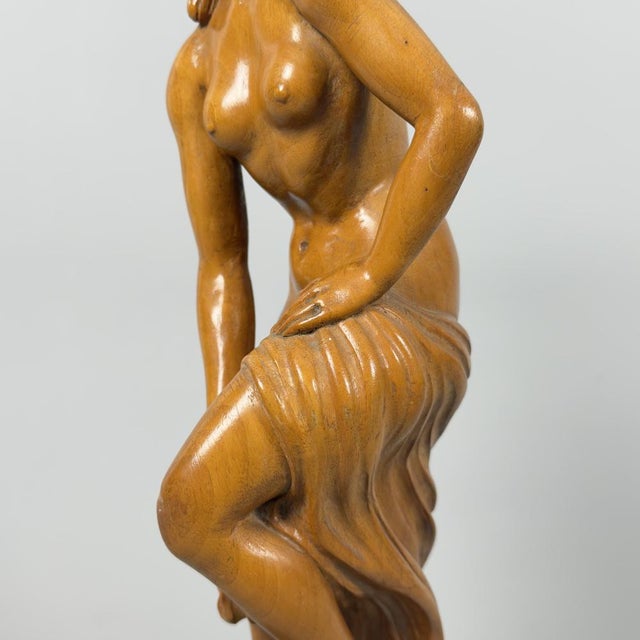Vintage Bathing Venus in Hand-Carved Wood, 1960s For Sale - Image 6 of 14