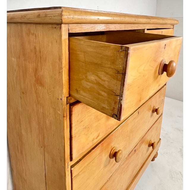 Mid 19th Century C. 1860s Antique English Scrubbed Pine Chest of Drawers For Sale - Image 5 of 11