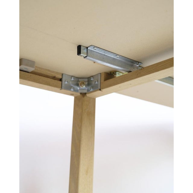 Model 517 Flap Table in Oak with White Laminate Top For Sale - Image 10 of 13