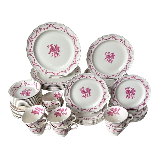Vintage Wedgwood-10 Place-Settings-68 Pieces-"Williamsburg Husk" For Sale