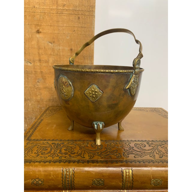 Traditional Mid 20th Century Copper Jardiniere With Brass Fittings For Sale - Image 3 of 6