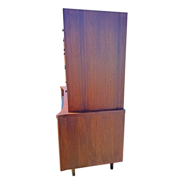 1960s Vintage Mid Century Modern Tall Dresser Chest of Drawers Gentlemen’s Chest by American of Martinsville For Sale - Image 5 of 10