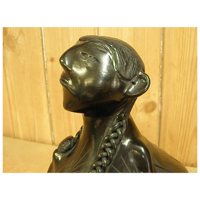 Late 20th Century Mata Ortiz Hand Coiled Blackware Effigy Pot by Rosa Quezada For Sale - Image 9 of 18